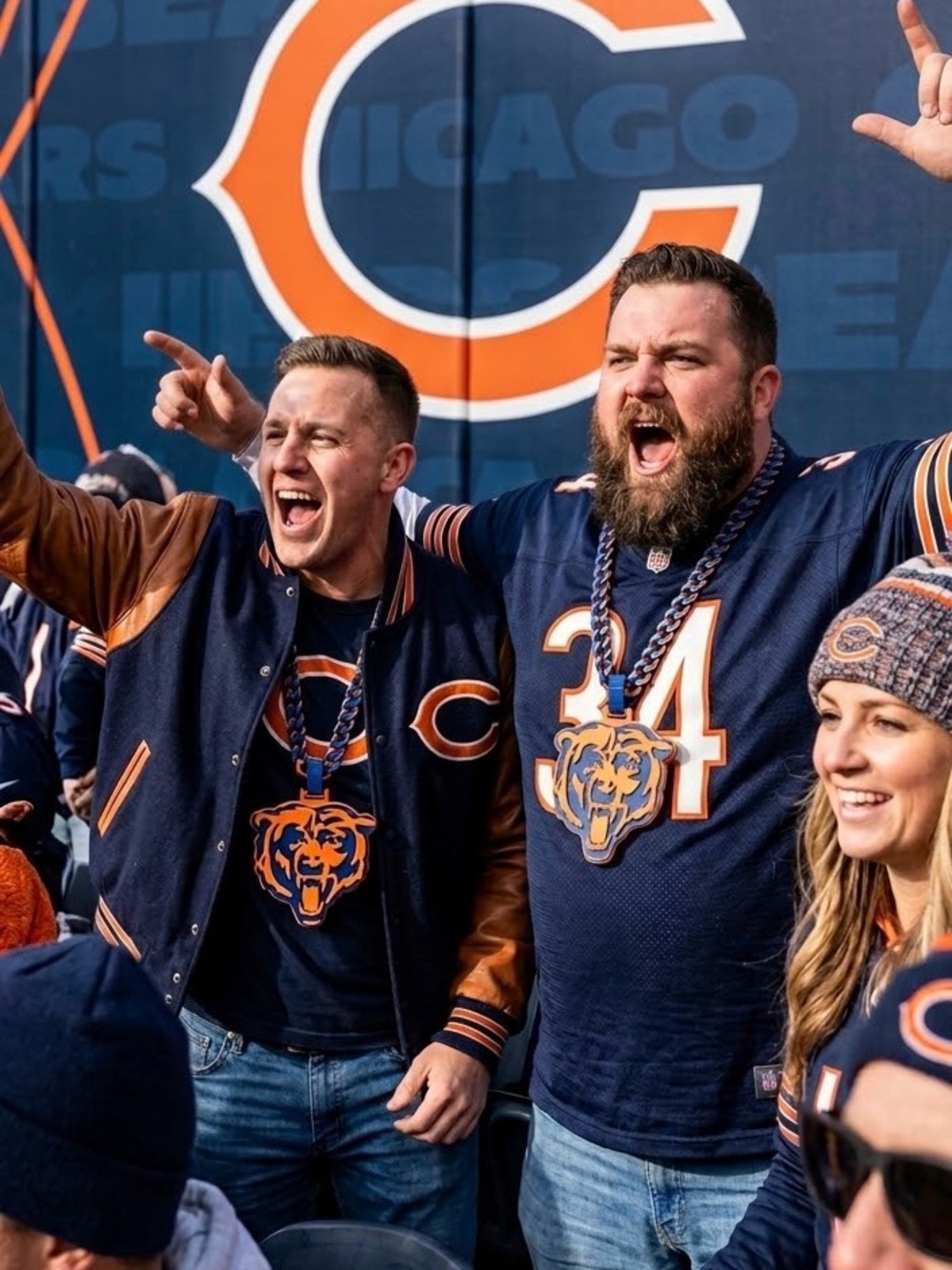 Chicago Bears 3D Printed Oversized Statement Chain & Logo Pendant Necklace - Picture 3 of 12